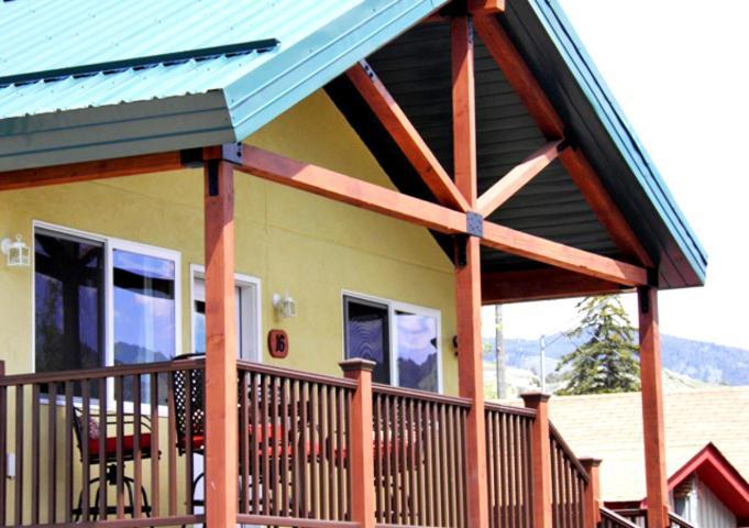 Yellowstone Riverside Cottages Гардинър Екстериор снимка