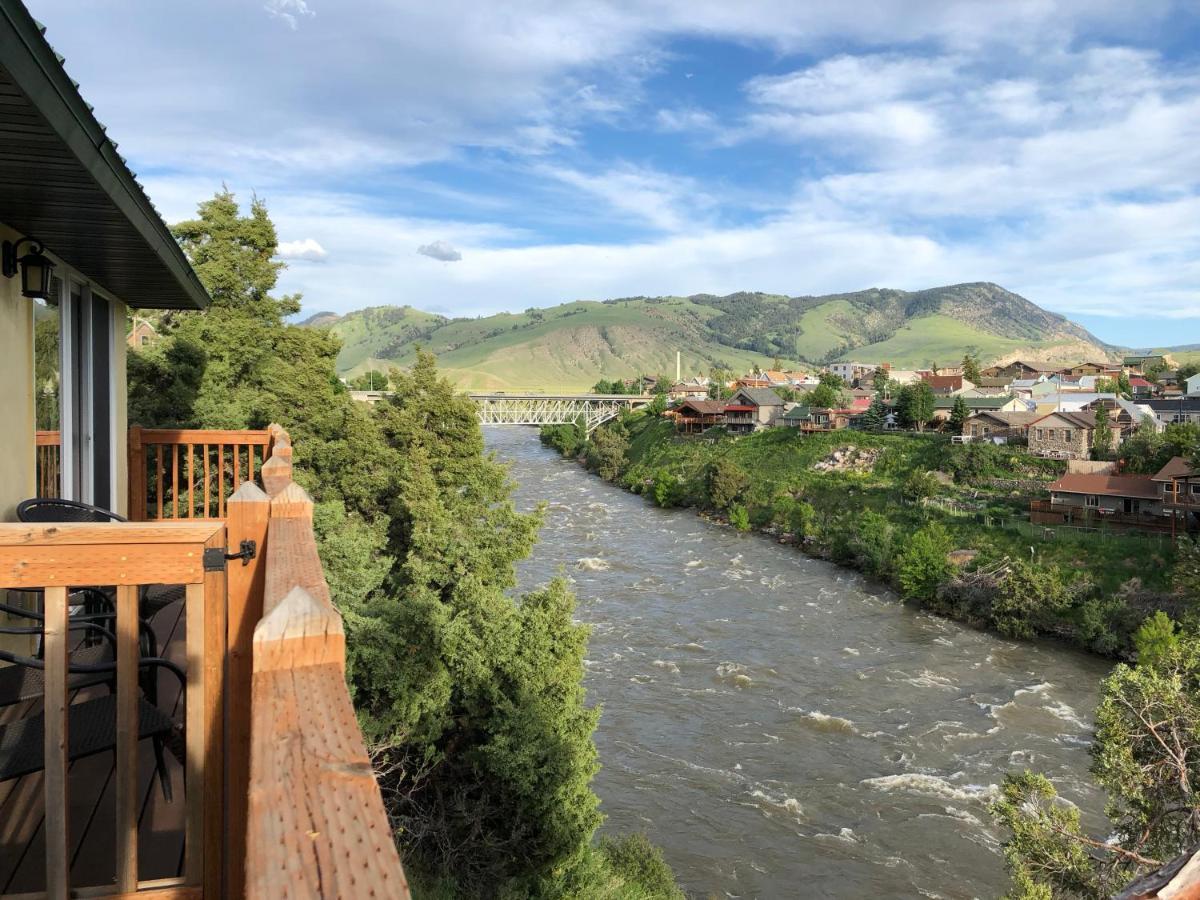 Yellowstone Riverside Cottages Гардинър Екстериор снимка