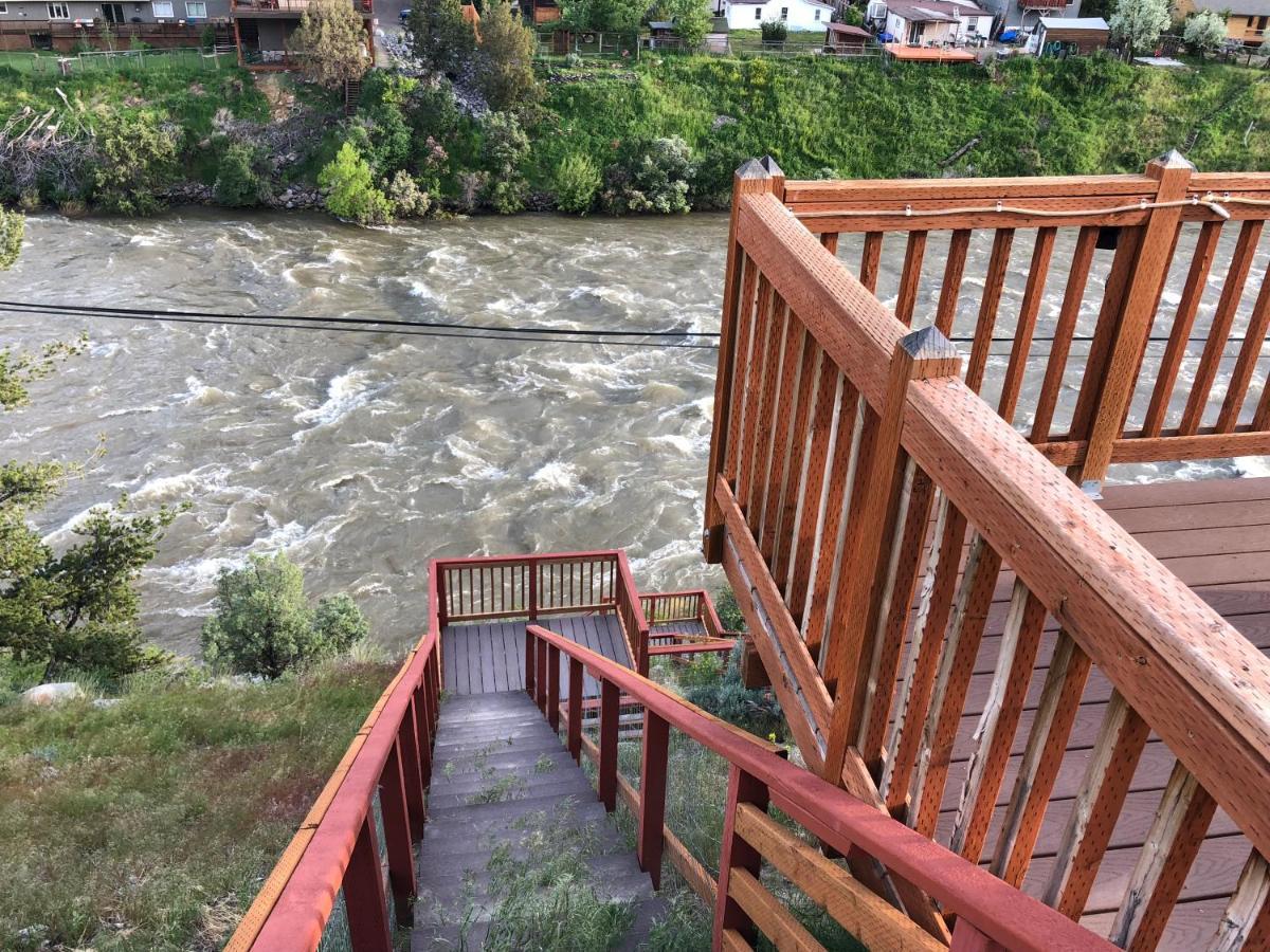 Yellowstone Riverside Cottages Гардинър Екстериор снимка